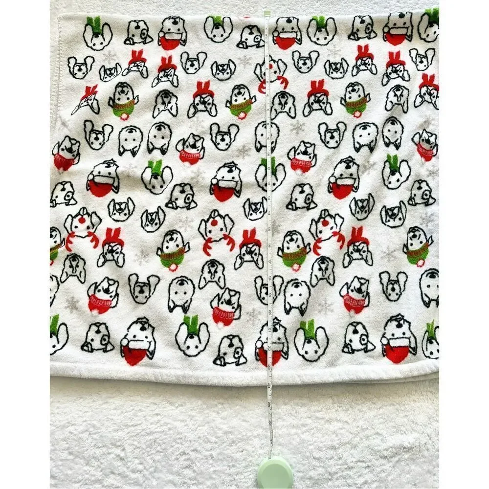 CASABA home - Christmas puppy dog red, green, white, and black beach towel - use